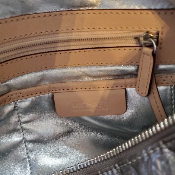 Michael Kors Handbag - Picture 4 of 7